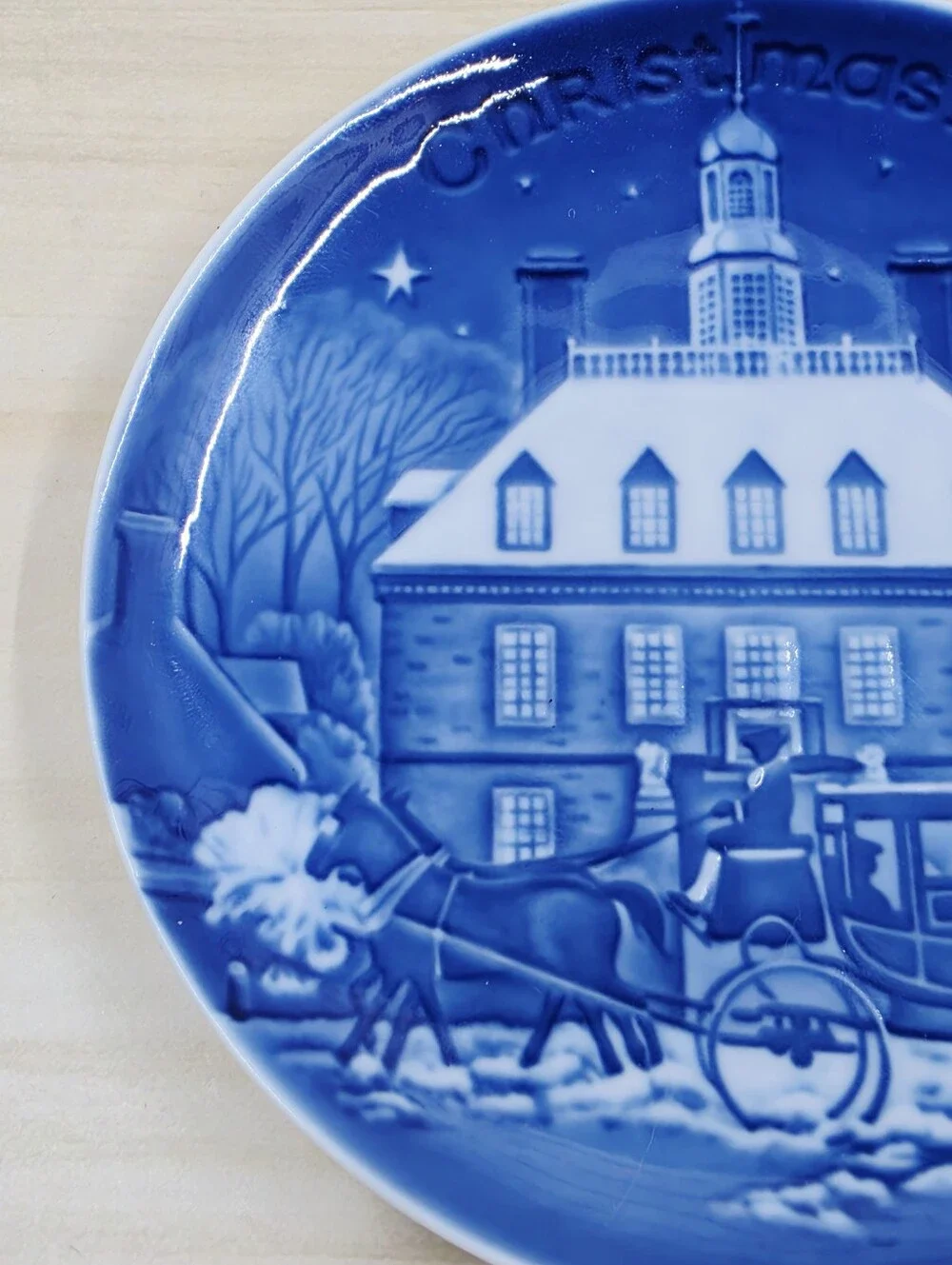 Bing & Grondahl Christmas 1986 Christmas Eve In Williamsburg Porcelain Denmark